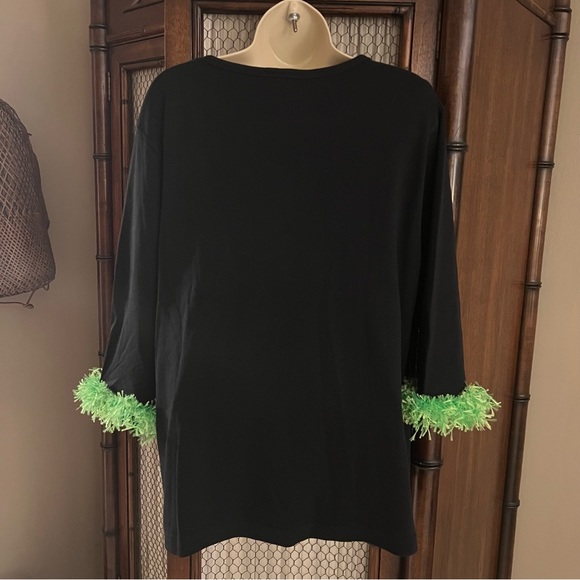 Shane Lee Inc Christmas Top - Picture 4 of 5